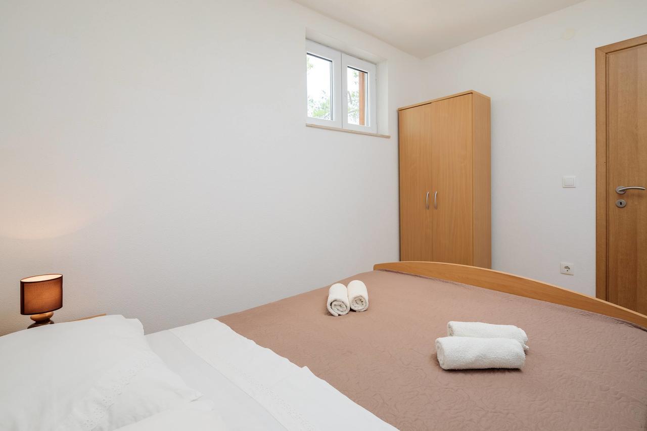 Pavao Apartments Врбоска Екстериор снимка