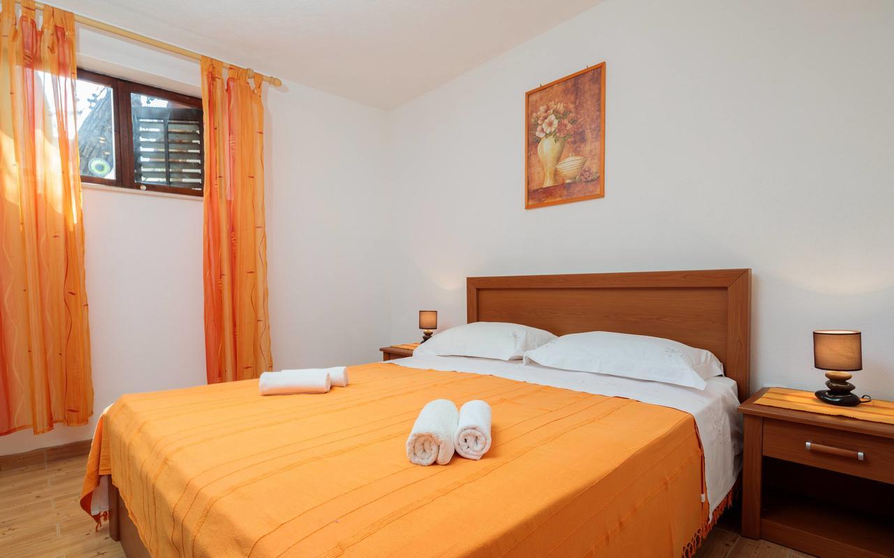 Pavao Apartments Врбоска Екстериор снимка